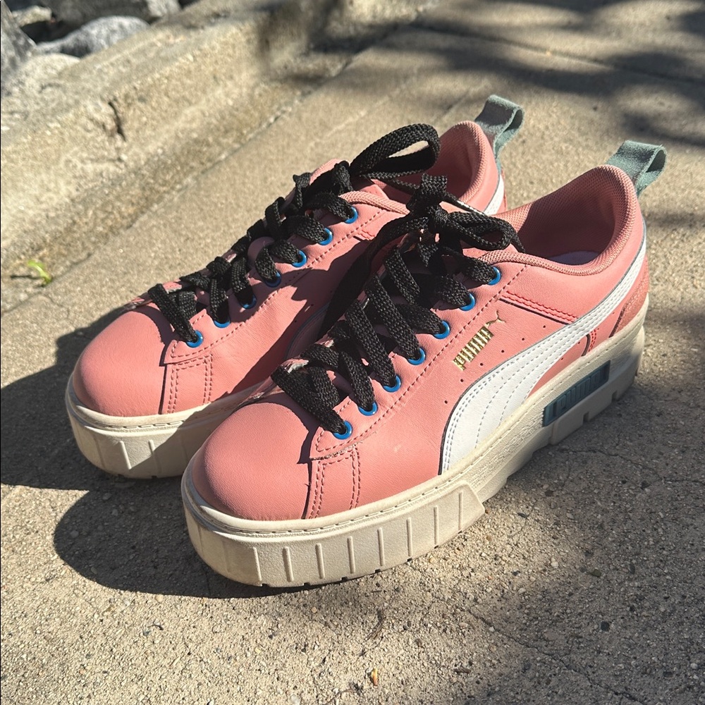 Rare Puma Mayze Womens Platform Sneakers in Pink and White, Size 7
